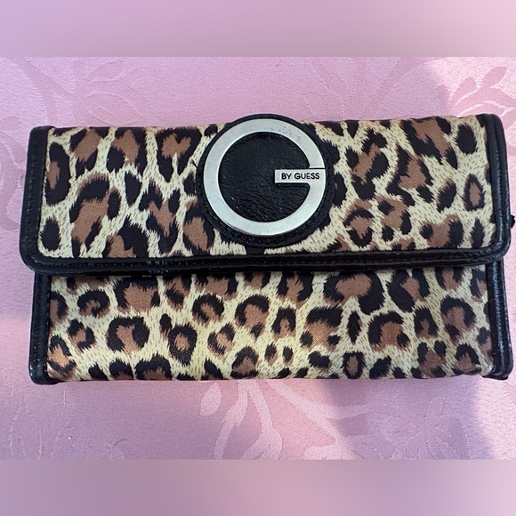 VTG Y2K Cheetah Guess Wallet - Picture 1 of 3